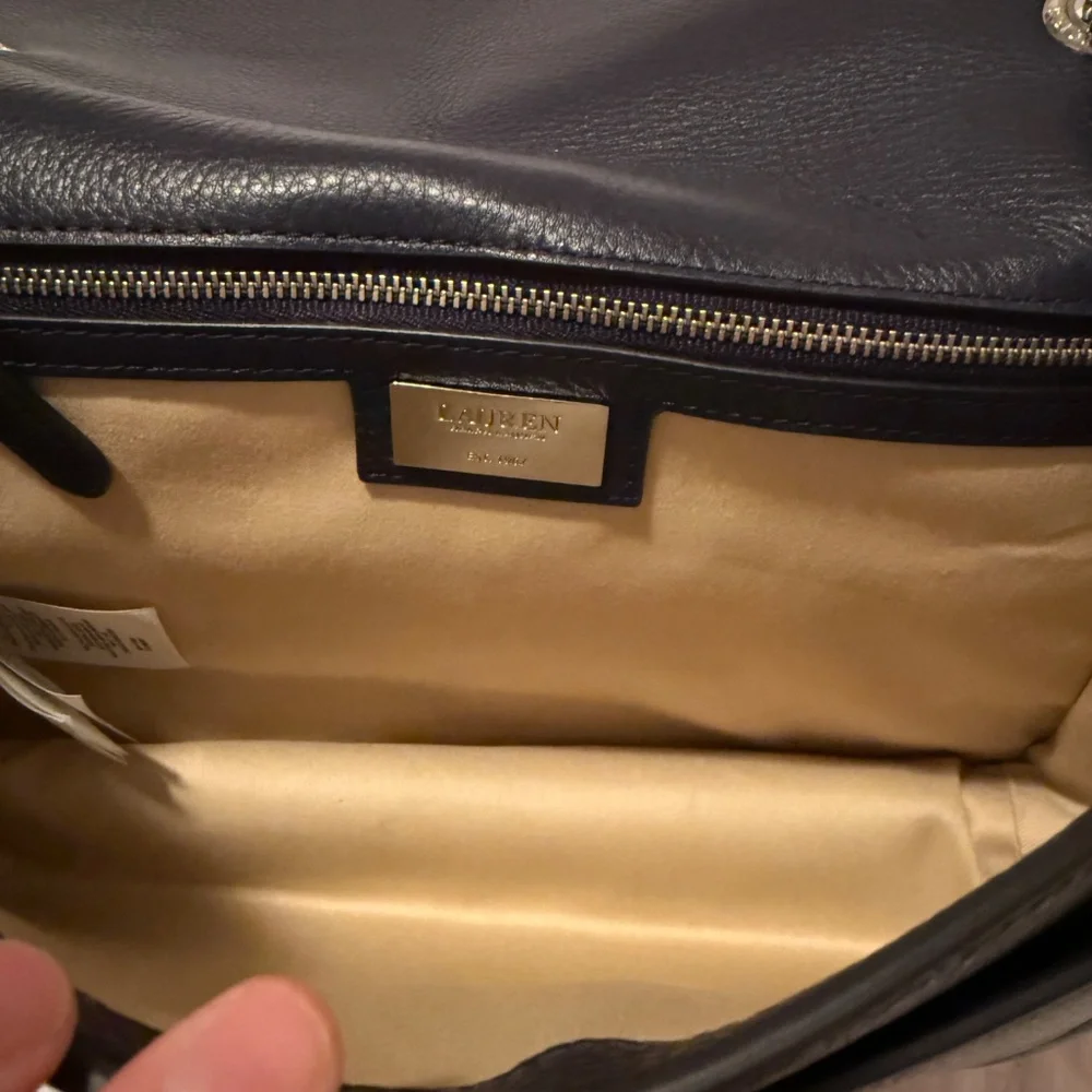 Lauren Ralph Lauren Pebbled Medium Bradley Bag in Navy Blue - Picture 6 of 12